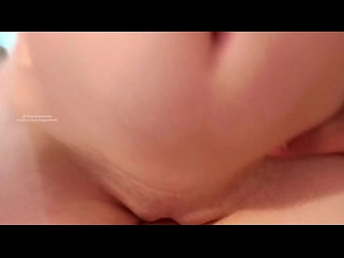 ❤️ Nire ahizparen gelan lo egiten eta horrela esnatu nintzen ❤❌ Porno ederra gugan ️❤
