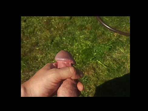 ❤️ Hottie beroa bere pussy arrosa izorratu egiten du eta udako lorategi batean squirt batekin esperma egiten du ❤❌ Porno ederra gugan ️❤